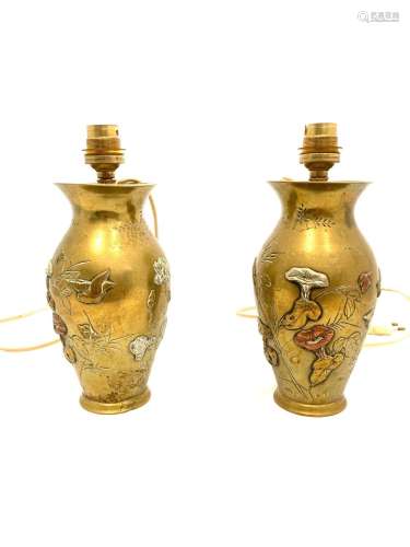 JAPON, XIXe siècle - Période MeiJi paire de vases balustres ...