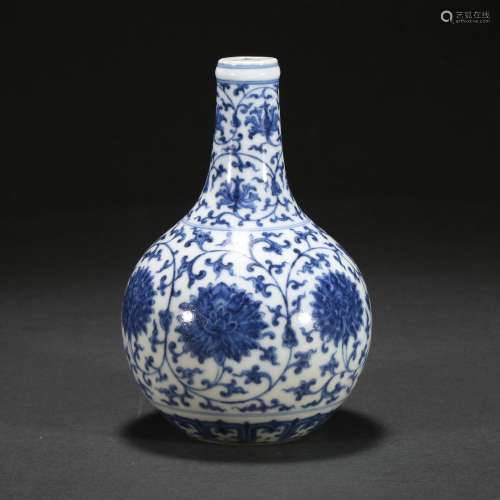 A BLUE AND WHITE 'LOTUS SCROLLS' BOTTLE VASE