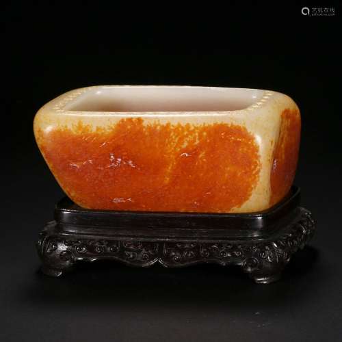 A WHITE AND RUSSET JADE INSCRIBED WATERPOT