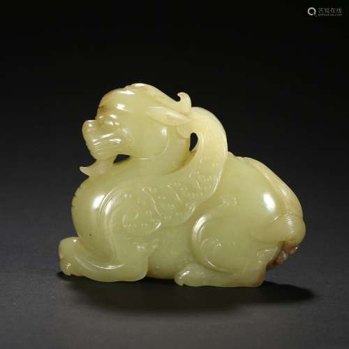A YELLOW JADE MYTHICAL BEAST