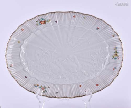 Serving plate with swan service decor
