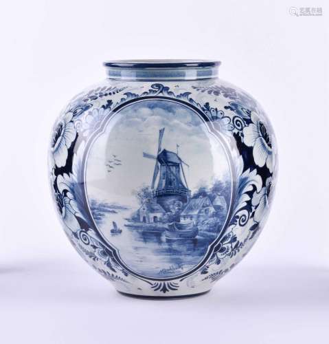 Vase Delft 20th century