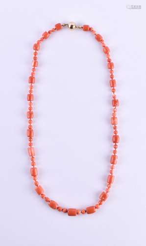 Coral necklace around 1900