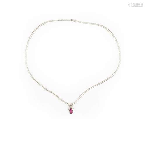 Collier mit Brillant- und Rubinbesatz