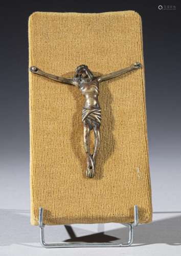 Crucifix en bronze anciennement , les pieds croisés<br />
XV...