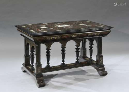 Importante table en ébène et bois noirci de style Renaissanc...