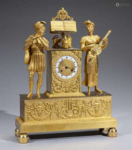 Pendule en bronze doré «aux troubadours» représentant Hippol...