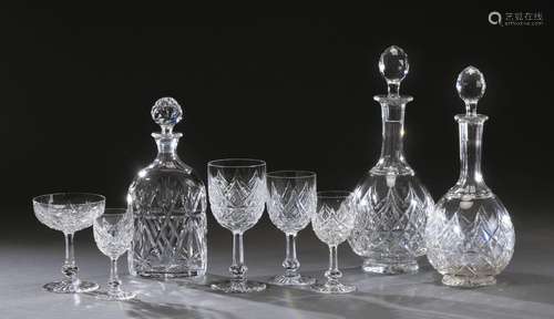 BACCARAT, modèle Colbert<br />
Service de verres en cristal ...