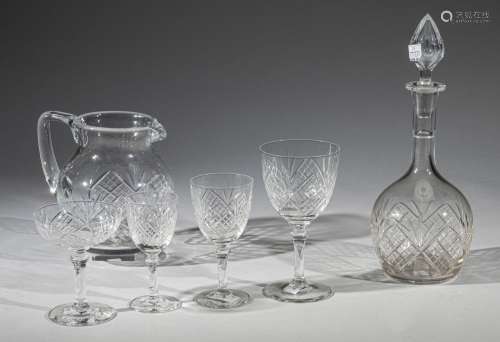 SAINT LOUIS, modèle Massenet<br />
Service de verres en cris...