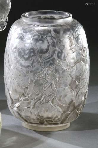 René LALIQUE (1860 - 1945)<br />
Vase « Monnaie du pape » (m...