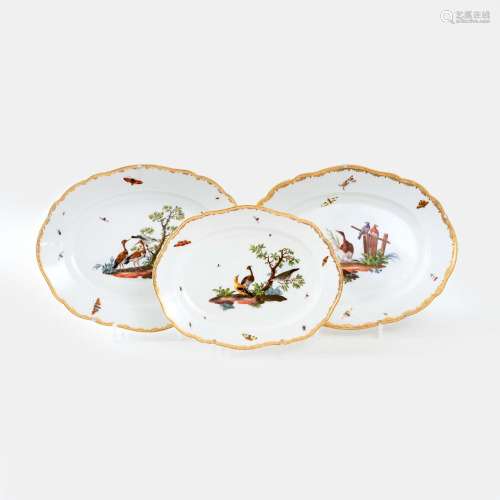 A Set of 4 Dishes with Bird Painting.