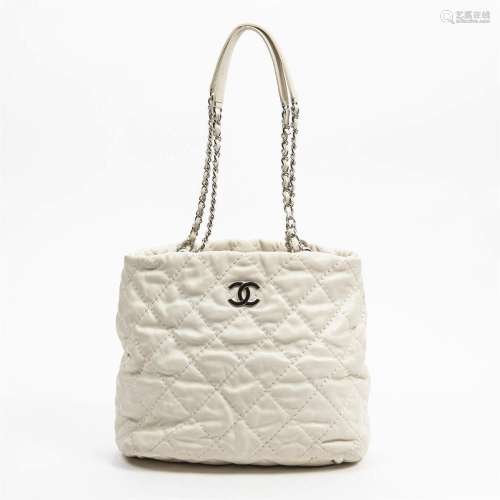 Chanel White Quilted Leather Chain Shoulder Tote