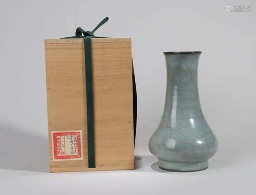 CHINESE PORCELEIN CELADON CRACK GLAZE WIDE NECK VASE