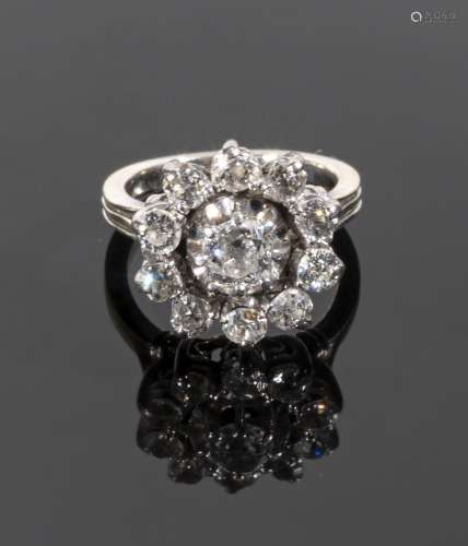 Bague "marguerite" de petit doigt, en or gris 18K ...