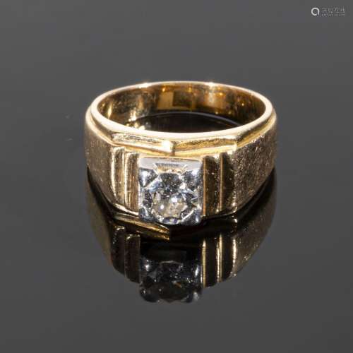 Bague en or 18K (750°/°°) de deux tons à décor de gradins, c...