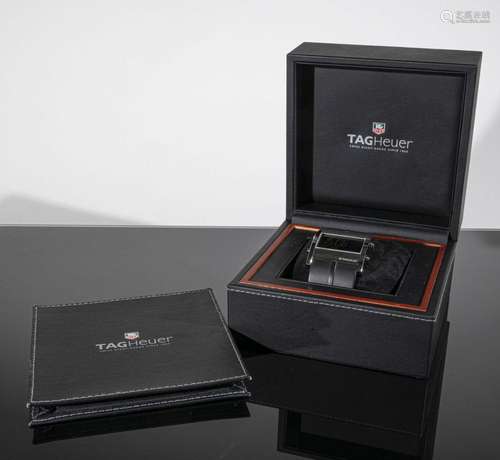 TAG HEUER<br />
Montre chronographe en acier, modèle "M...