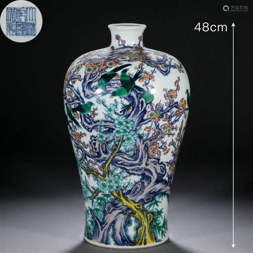 A Chinese Doucai Glaze Magpie and Blooms Vase Meiping