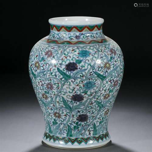 A Chinese Doucai Glaze Floral Scrolls Jar