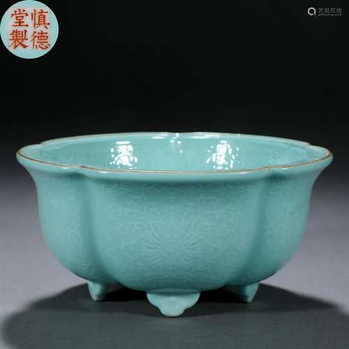 A Chinese Turquoise Glaze Begonia Shaped Jardiniere