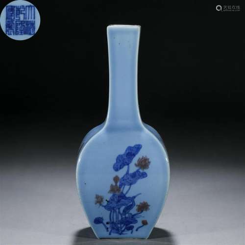 A Chinese Famille Rose Squared Vase