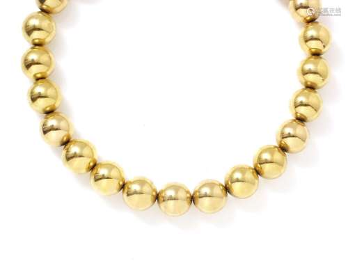 Collier en or 750 millièmes, composé d'un rang de perles d'o...