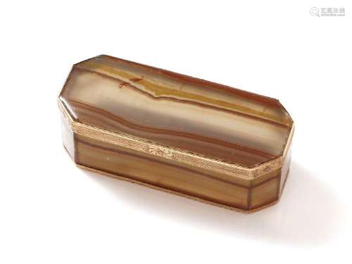 Belle boîte rectangulaire à pans coupés en or 585 millièmes,...