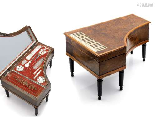 Coffret en bois en forme de piano, avec touches du clavier e...
