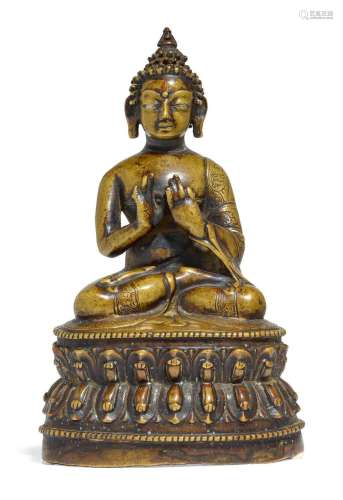 MAITREYA.Tibet, 16e/17e s. H 18 cm.Bronze non doré. Le Boudd...