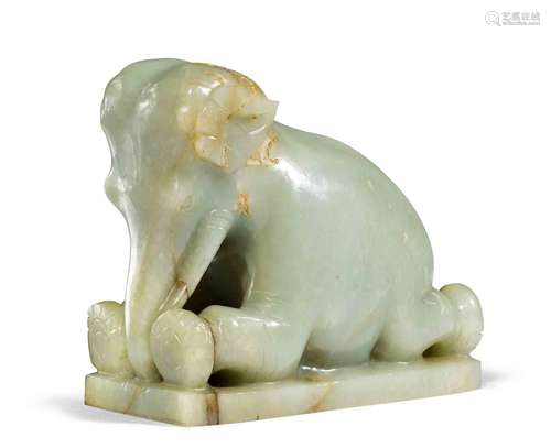 ÉLÉPHANT DE JADE.Chine, 19e s. L 12,4 cm.Jade couleur sélado...