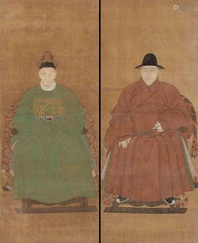 DEUX PORTRAITS D'ANCÊTRES.Chine, env. 17e s. 117 × 49 cm.Enc...