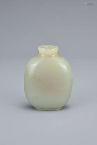 A CHINESE PALE CELADON JADE SNUFF BOTTLE
