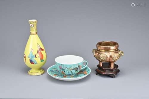 A GROUP OF CHINESE AND CHINOISERIE ITEMS, 19/20TH CENTURY