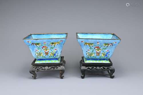 A PAIR OF CHINESE ENAMELLED COPPER SQUARE BOWLS ON STANDS, E...