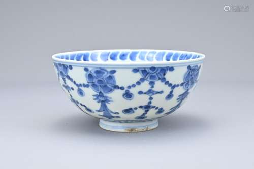 A CHINESE BLUE AND WHITE PORCELAIN BOWL