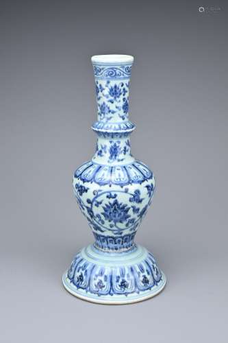 A CHINESE BLUE AND WHITE PORCELAIN CANDLESTICK