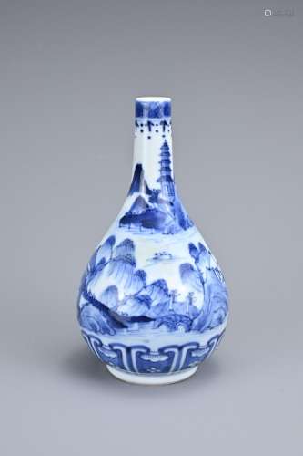 A CHINESE BLUE AND WHITE PORCELAIN BOTTLE VASE, LATE QING DY...