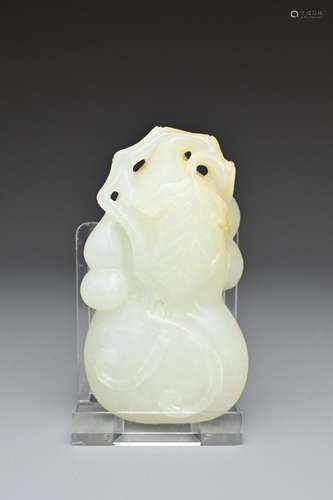 A CHINESE PALE CELADON JADE DOUBLE GOURD GROUP