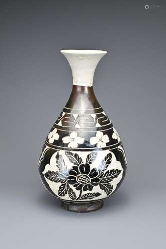 A CHINESE CIZHOU CARVED BOTTLE VASE, YUHUCHUNPING