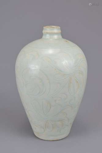 A CHINESE QINGBAI CERAMIC MEIPING VASE