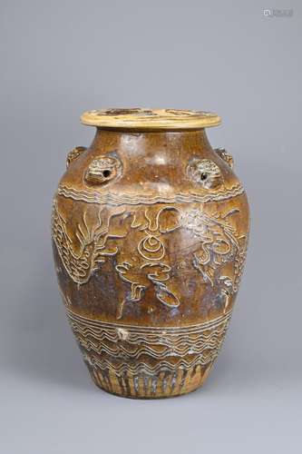 A LARGE CHINESE MARTABAN STORAGE JAR, 19TH CENTURY