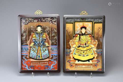 A PAIR OF FRAMED CHINESE VINTAGE REVERSE GLASS PAINTINGS, 20...