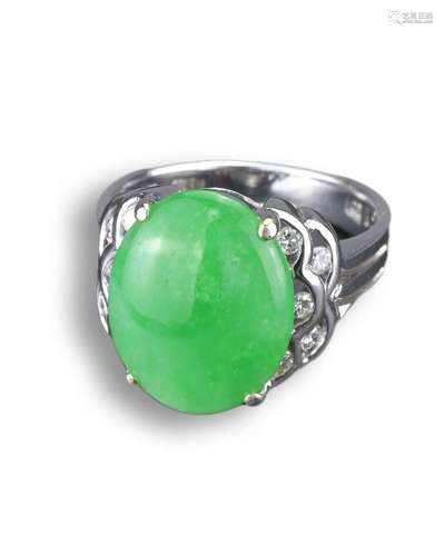 AN 18KT WHITE GOLD, DIAMOND AND JADEITE DRESS RING