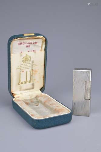 A BOXED VINTAGE DUNHILL LIGHTER