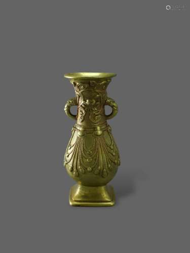 A Bronze Vase, Qing dynasty清 铜象首耳尊
