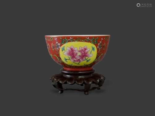 A Coral ground 'famille rose' Bowl, Daoguang six character s...