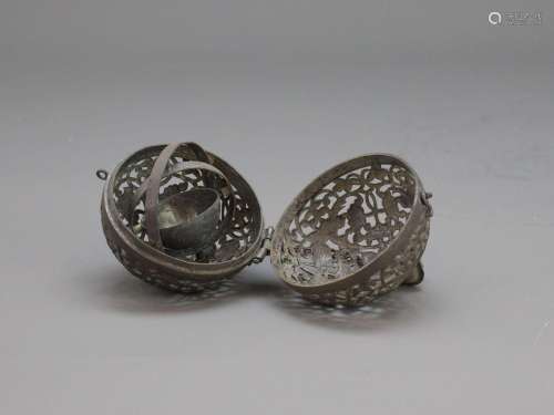 A Rare Pierced Silver Pendent Censer, Tang Dynasty唐 银香囊