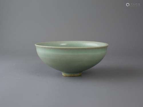 A Good Longquan Celadon Bowl, Southern Song dynasty南宋 龙泉...