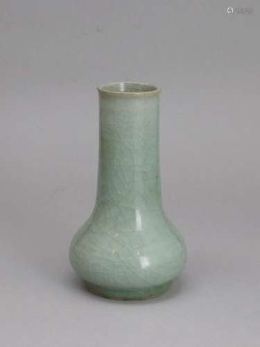 A Ge Type Bottle Vase, 20th century or possibly earlier20世纪...