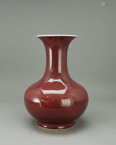 A 'sang de boeuf' Bottle Vase, 18th /19th century18世纪 郎窑...