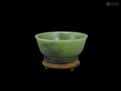 A Sage Green Jade Bowl, 18th/19th Century18/19世纪 青玉碗 大...